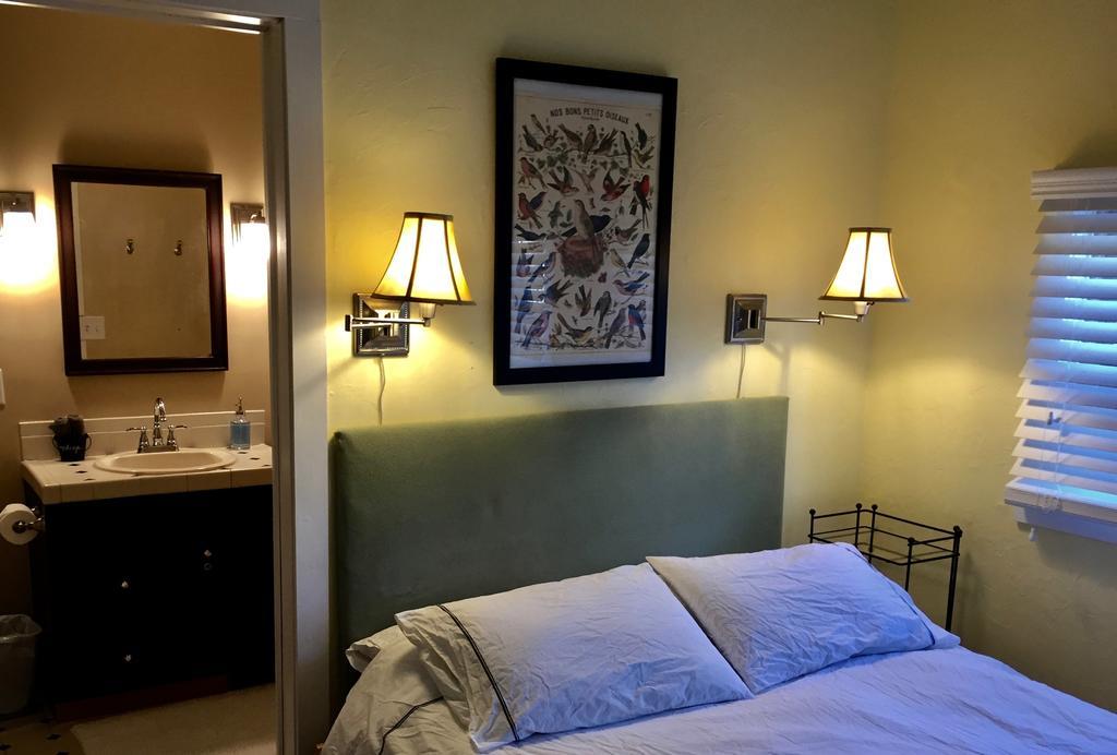 Aberdeen Stone Cottage B&B 特拉弗斯城 外观 照片